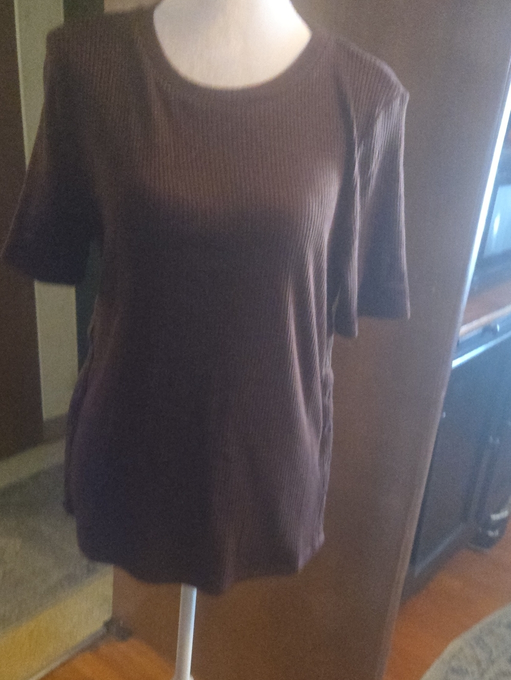 Ribbed Short Sleeve Crew Tee in Dark Brown